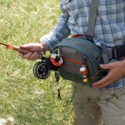 Fishpond Switchback Belt System 2.0 -Simms || Orvis || Patagonia Sales Fishpond TCO 2021 0009 Switchback2 motion