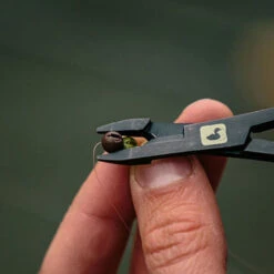 Loon Outdoors LOON ICONIC KIT 11 Loon Outdoors LOON ICONIC KIT -Simms || Orvis || Patagonia Sales Rogue Quickdraw Forceps alt 3 1000x e53b5815 86a0 48da 9f5d f8641e5bf820