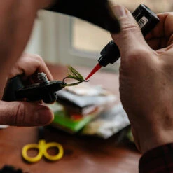 Loon Outdoors LOON UV CLEAR FLY FINISH - THIN -Simms || Orvis || Patagonia Sales UV Clear Fly Finish alt 1 1000x 6ac9fddc c4b1 4887 a89a ee7da17842ff