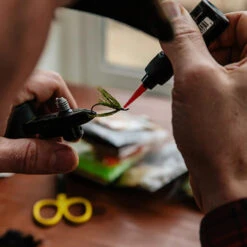 Loon Outdoors LOON UV CLEAR FLY FINISH - THICK -Simms || Orvis || Patagonia Sales UV Clear Fly Finish alt 1 1000x e85b2da3 5506 4555 a38d fae415448e74