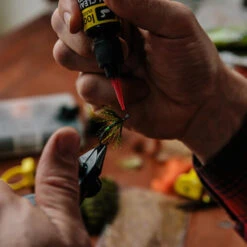 Loon Outdoors LOON UV CLEAR FLY FINISH - FLOW -Simms || Orvis || Patagonia Sales UV Clear Fly Finish alt 2 1000x 0132df8d 6e92 40bb ada0 7a95f450c58f