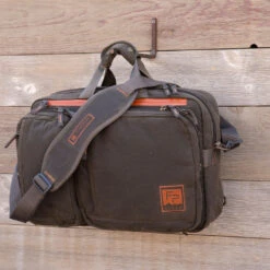 Fishpond Boulder Briefcase Peat Moss -Simms || Orvis || Patagonia Sales boulderbriefcase front2 1100x 365bc582 81c3 460e 962c fa214dbd069f
